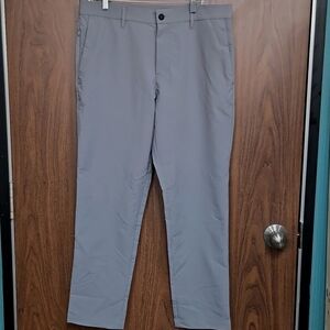 Banana Republic Size 34x30 Grey Lightweight Performance Pant
